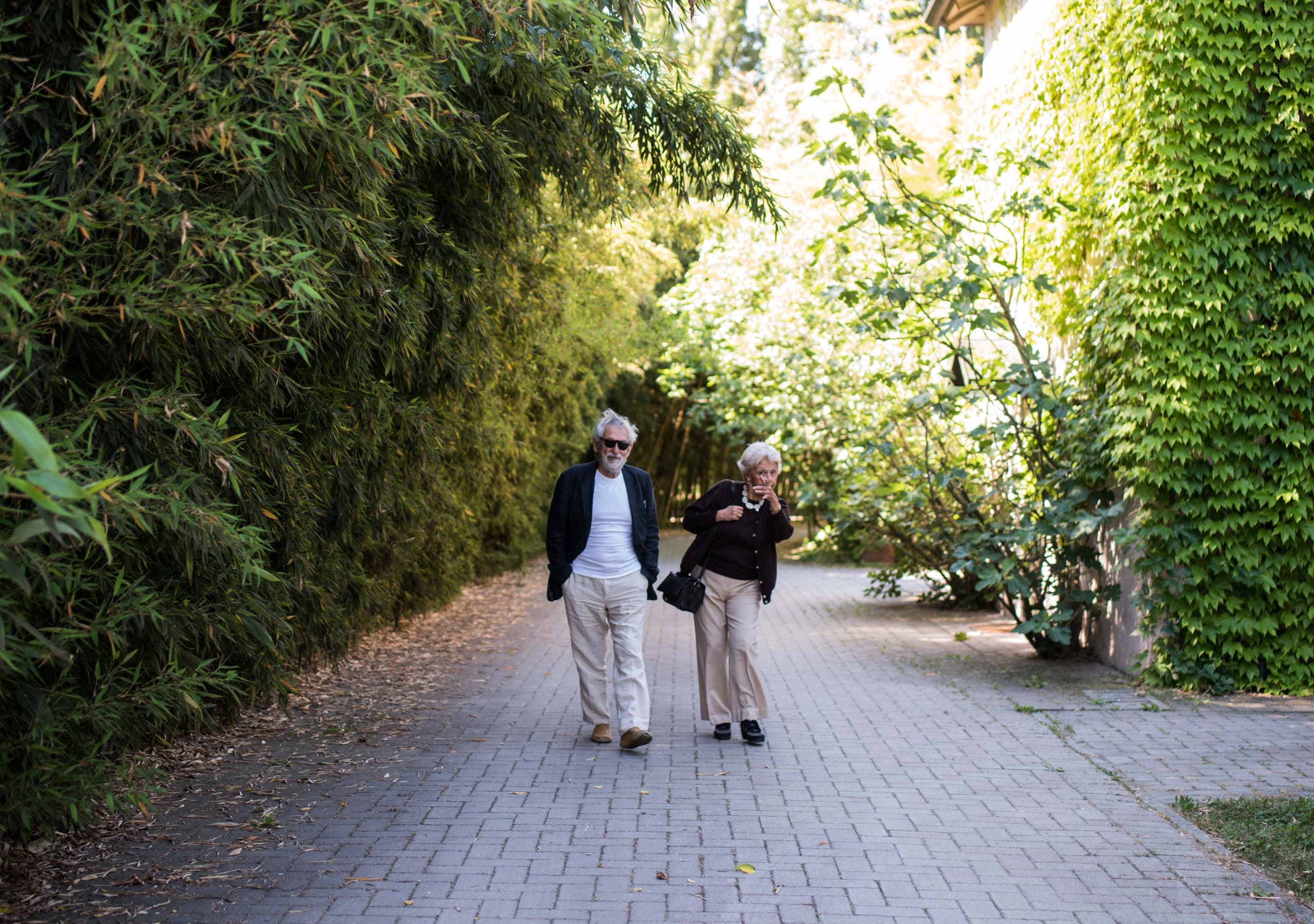 Oscar and Beatriz walking through the Laberint de la Masone. Photos by Eva Blanch.